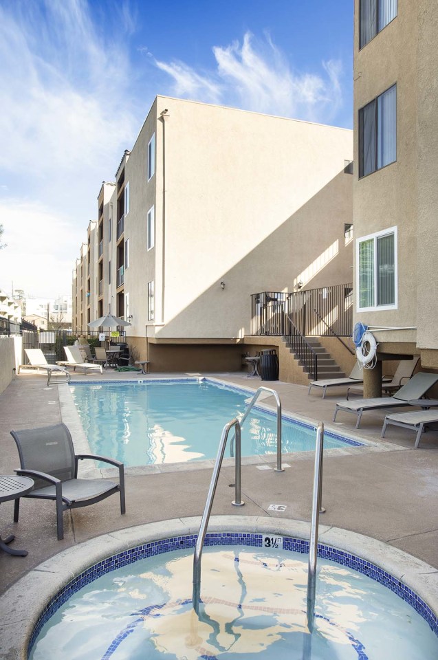 Vineland Gardens Image 3