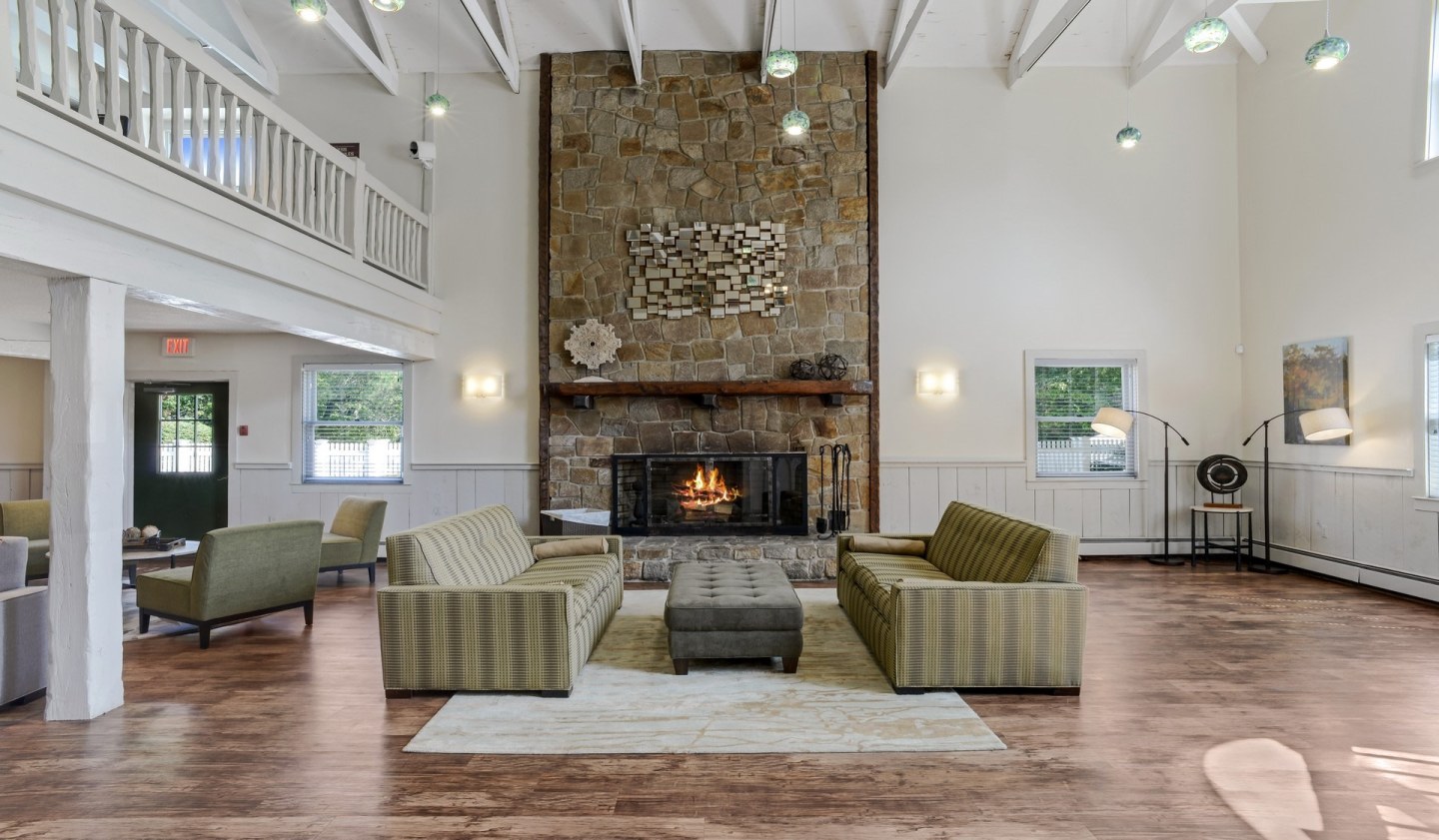 Wexford Village Apartment Homes Image 10