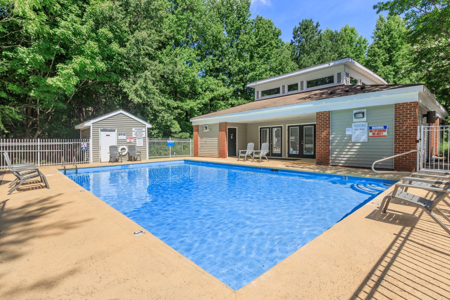 Pinetree Apartments Image 14