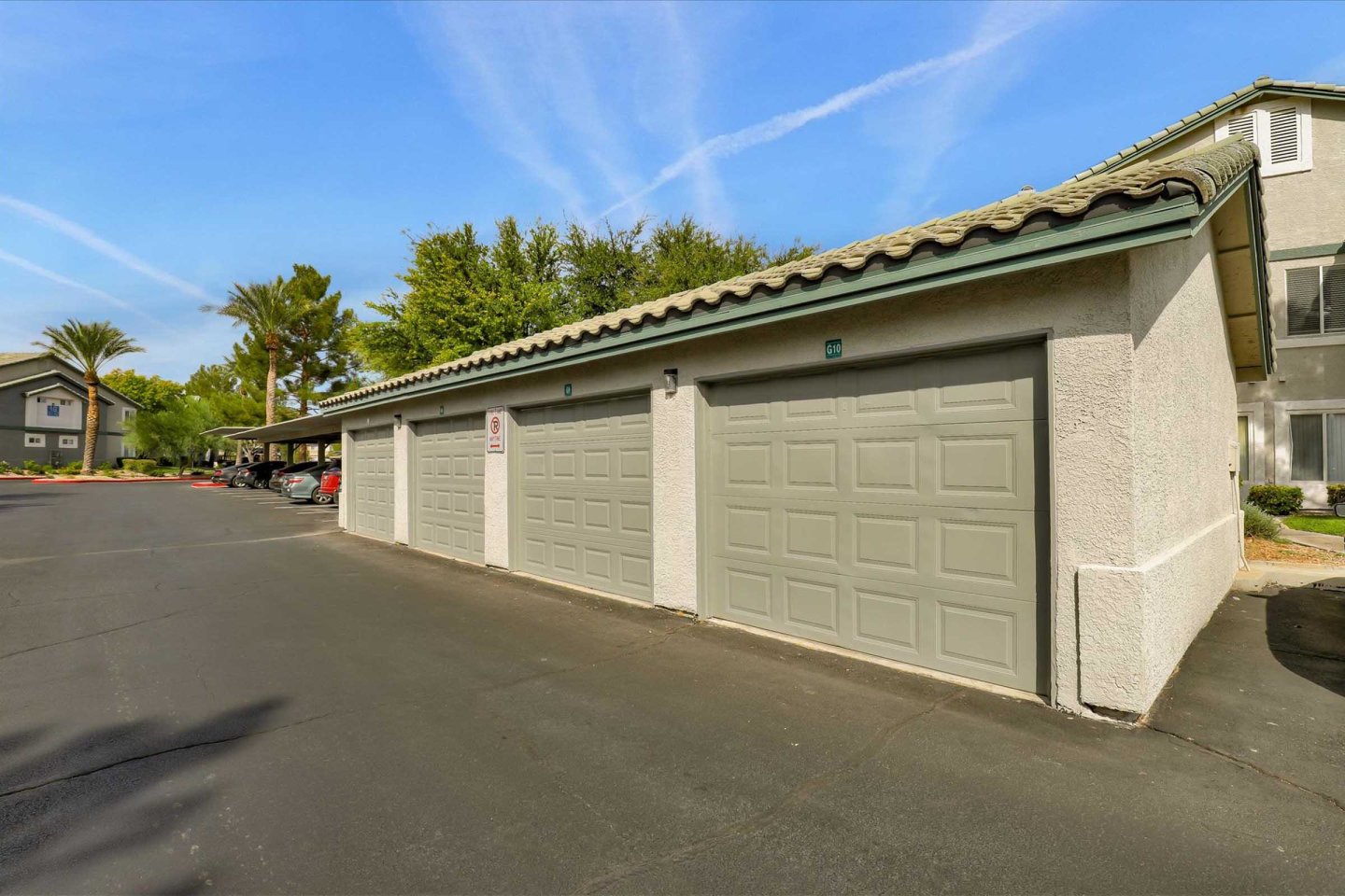 South Valley Ranch Apartments Image 9