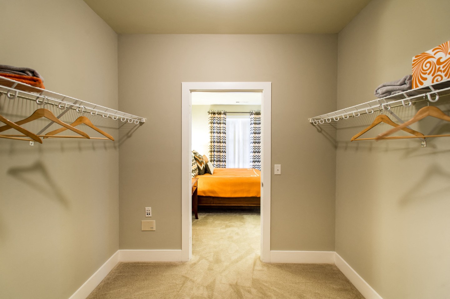 800 Carlyle Image 13