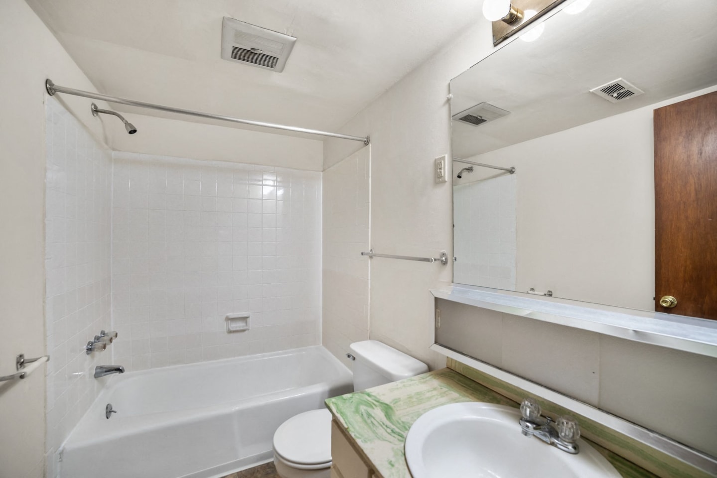 Somerset Apartments Image 6