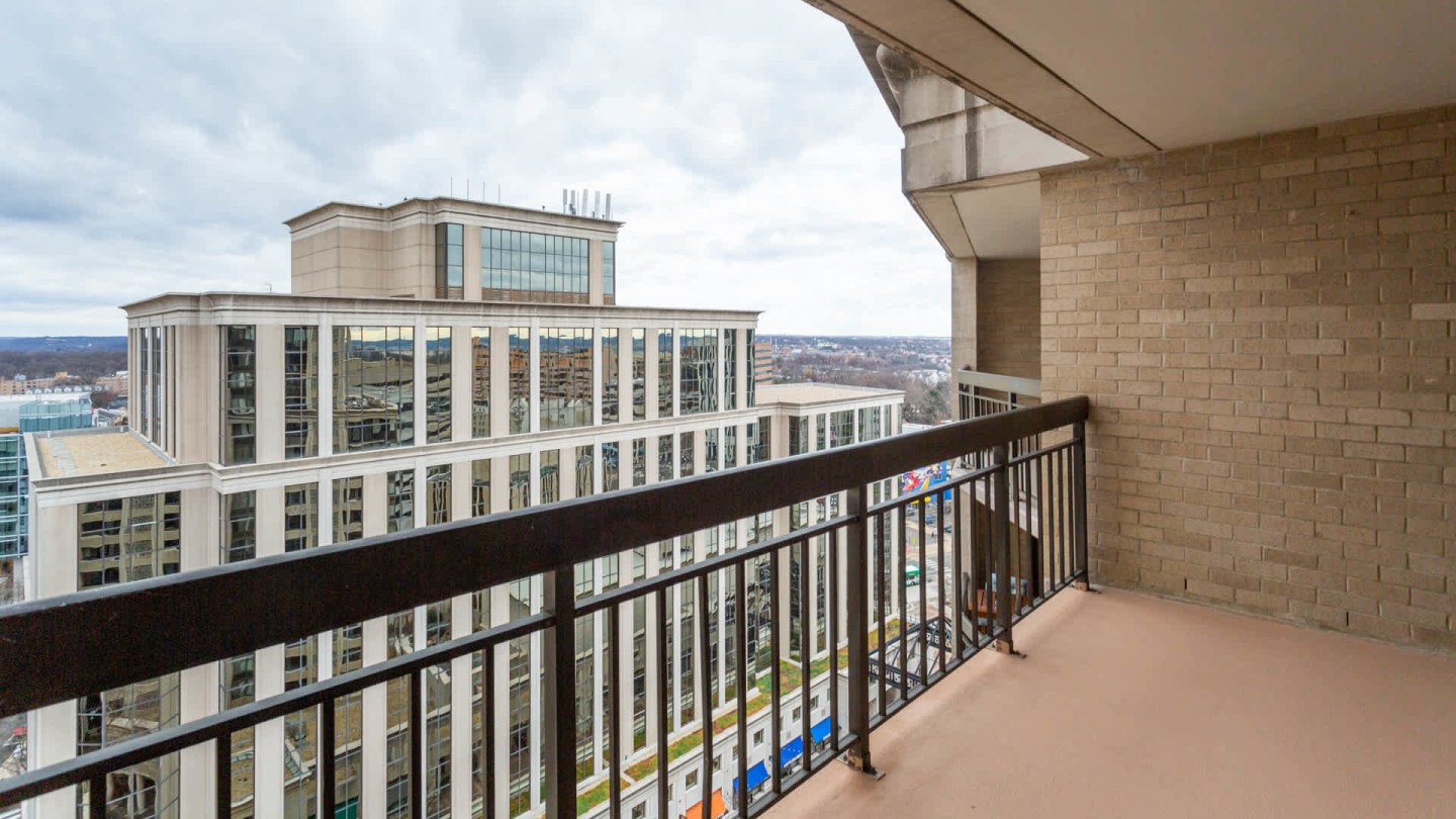 Courthouse Plaza Image 26