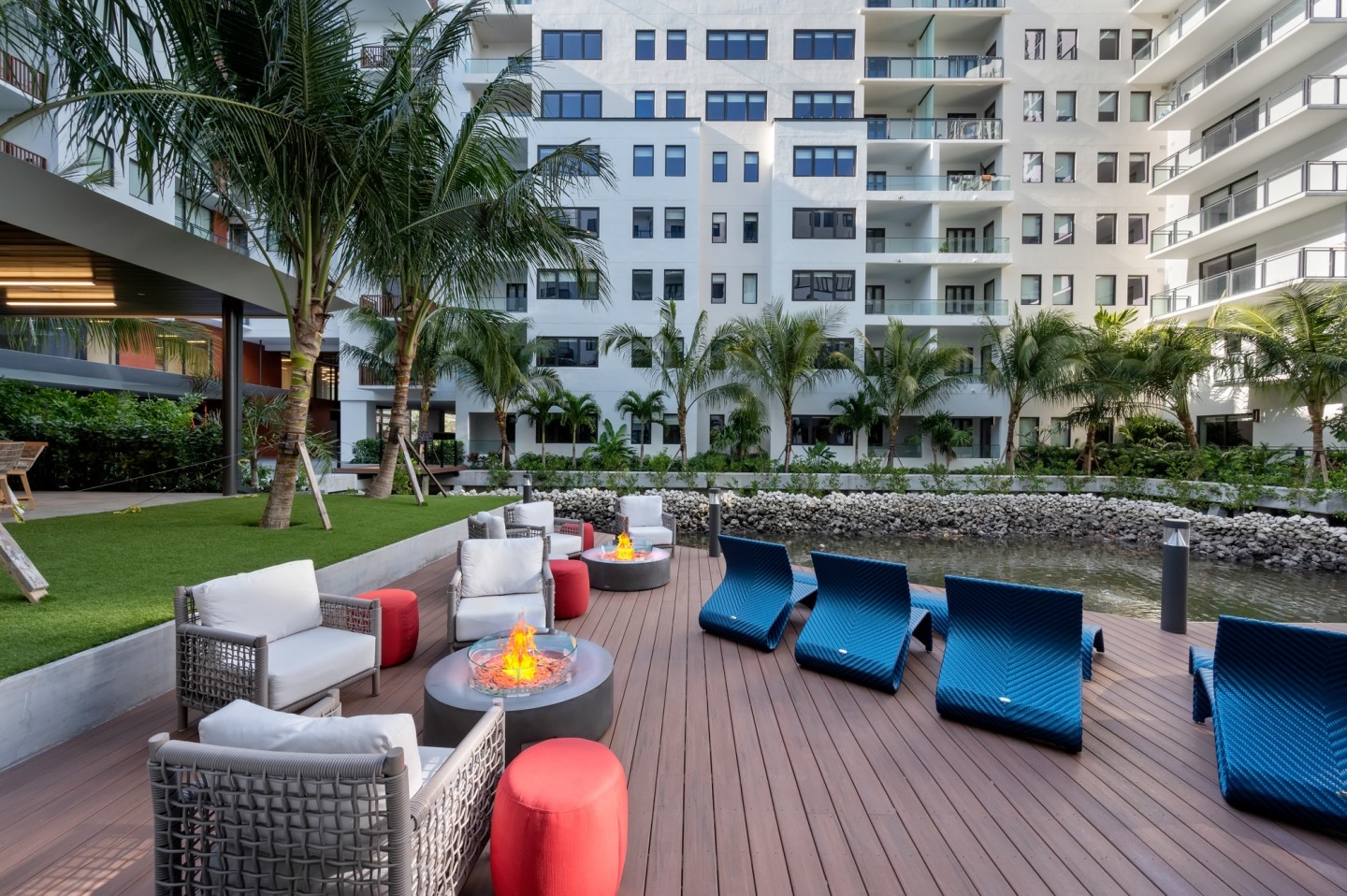 10X Las Olas Walk Image 25