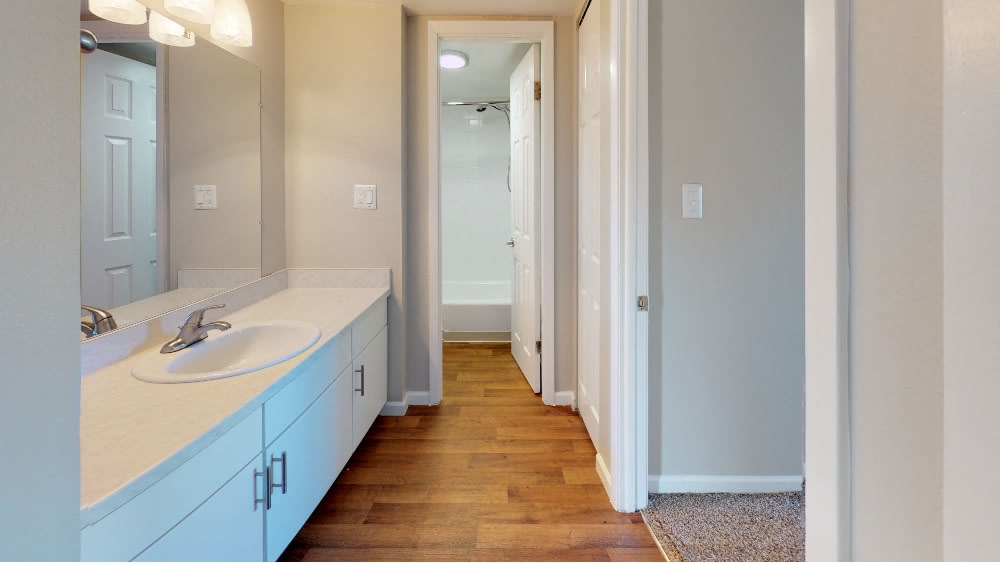 878 S Dexter Image 33