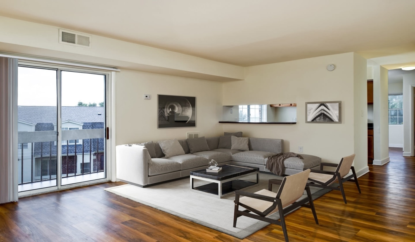 Foxchase Apartments Image 13