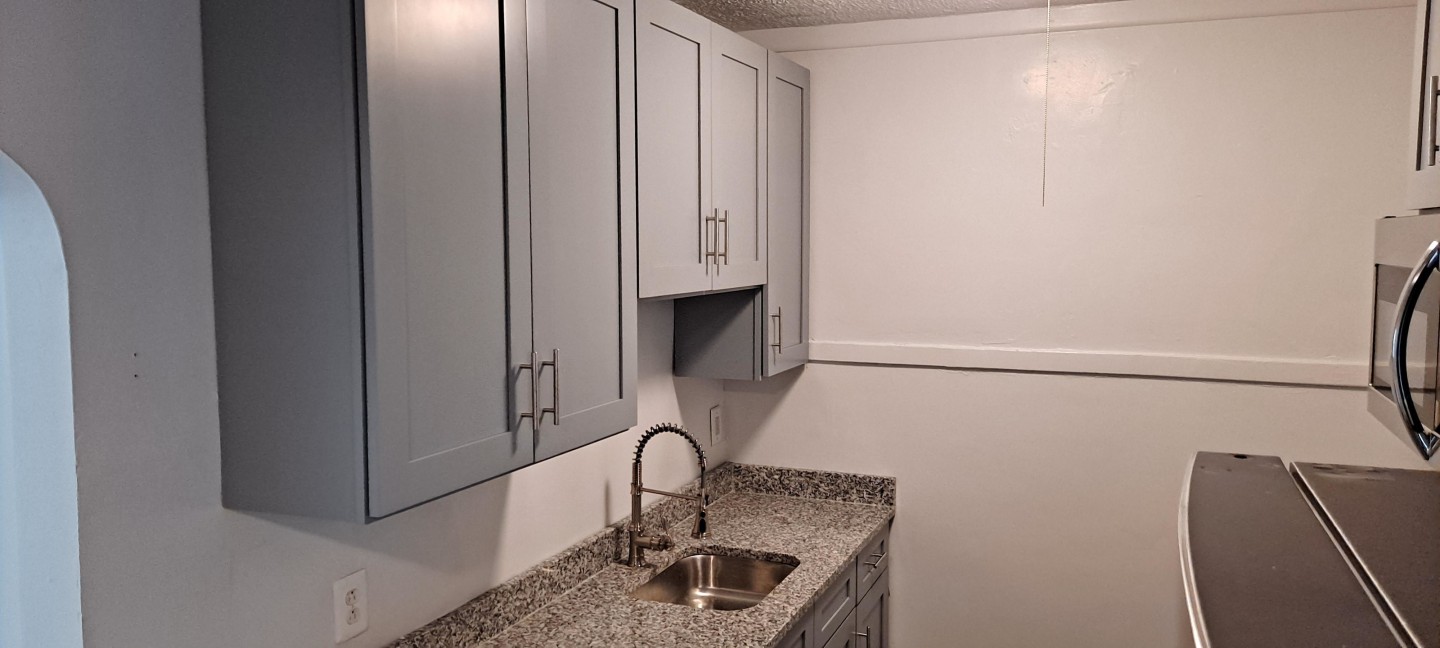 49th Street Image 7