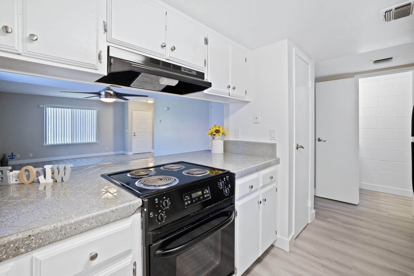 Riverwoods Apartments Image 8