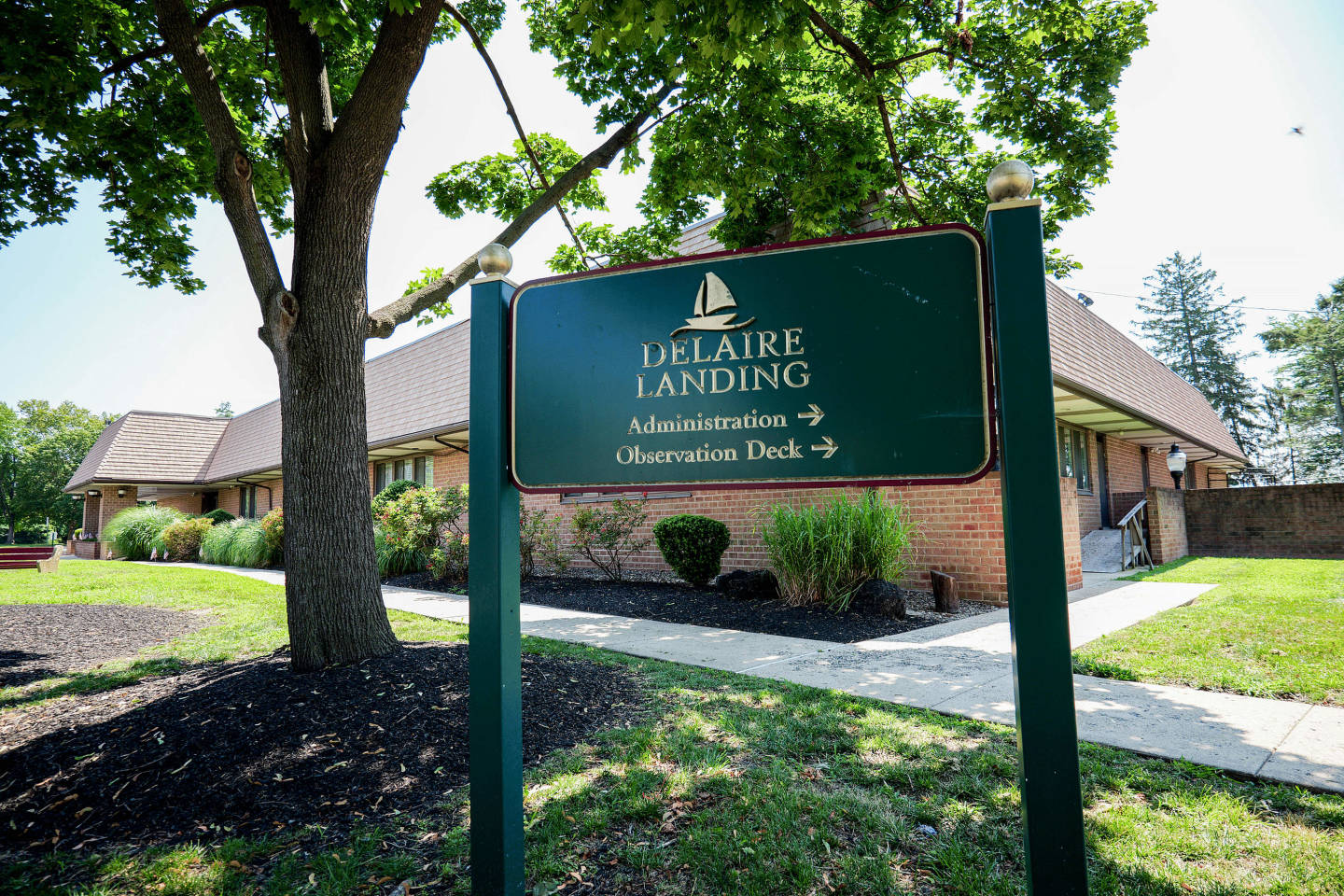 Delaire Landing Image 57