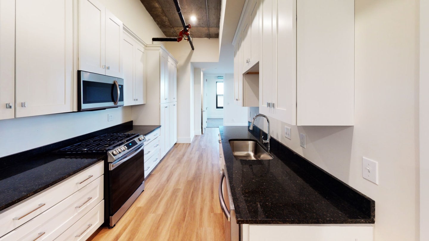 300 East LaSalle Image 41