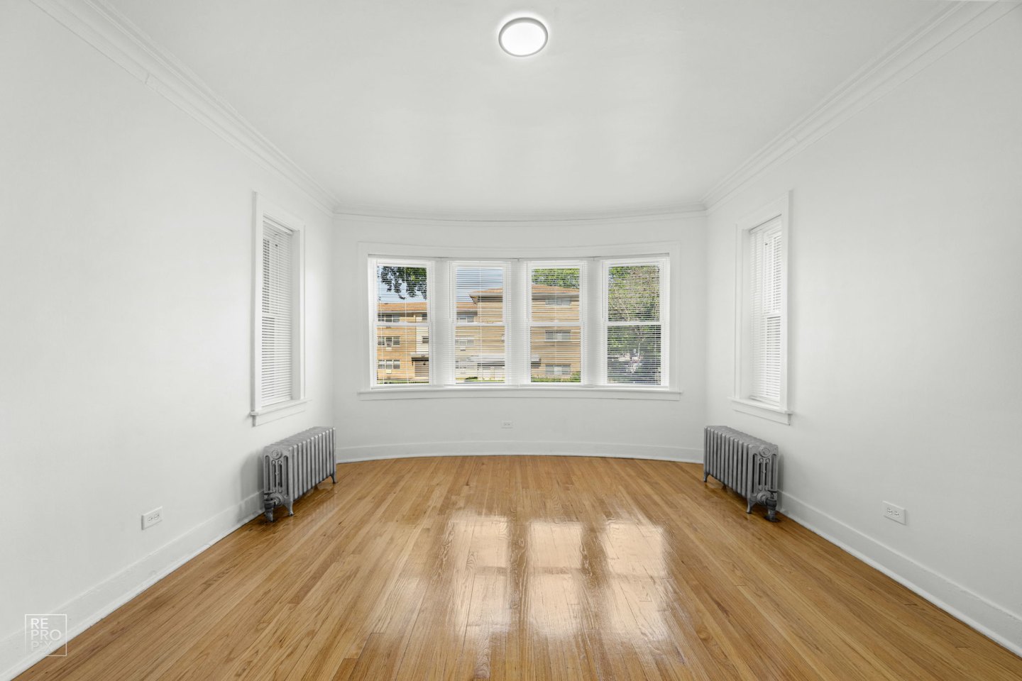8101 S Drexel Ave Image 1