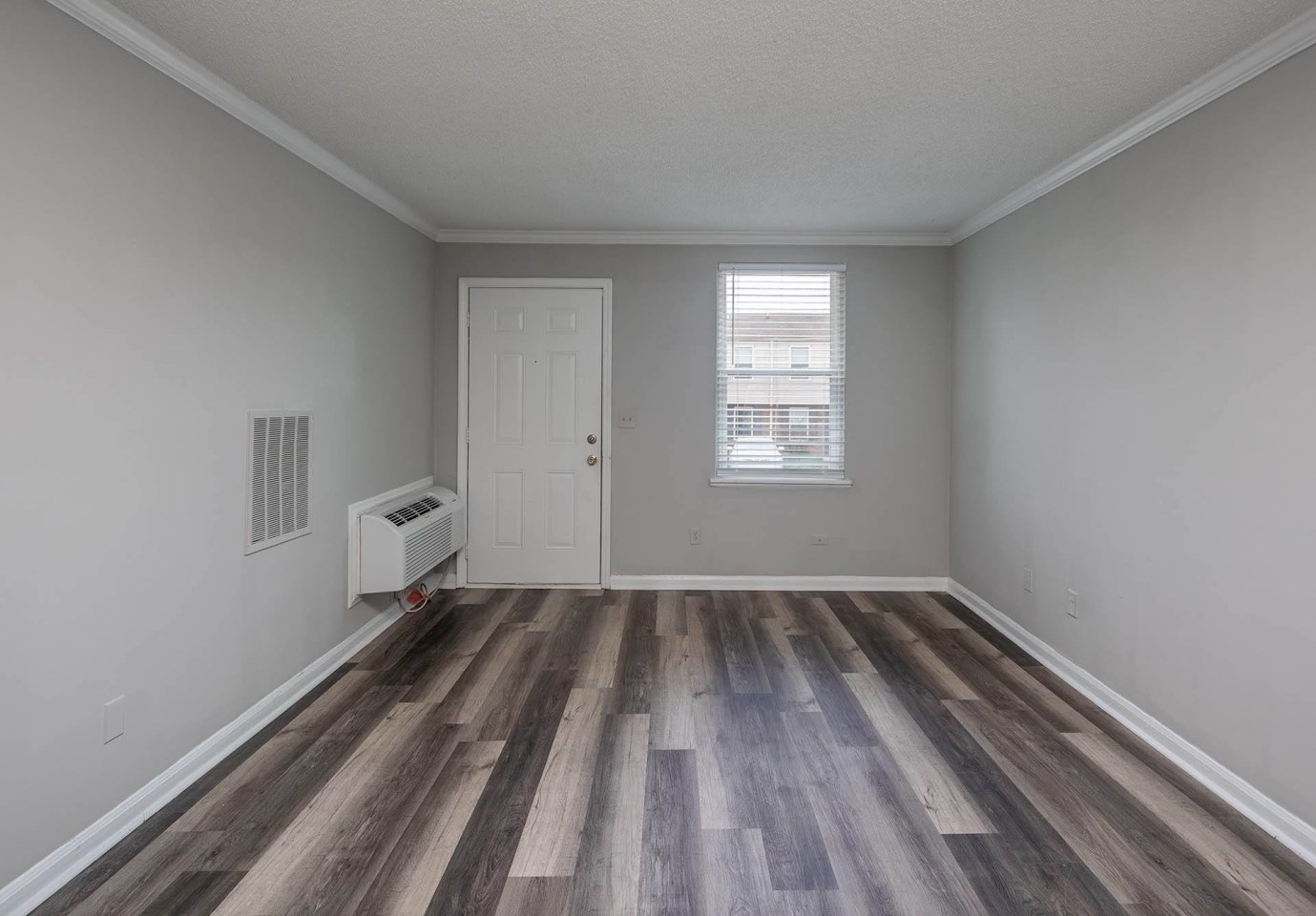 Dupont Avenue Apartments Image 10