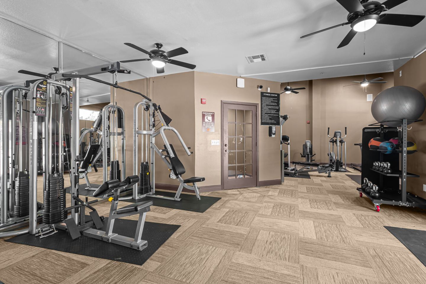 Larkin Apartment Homes Image 28