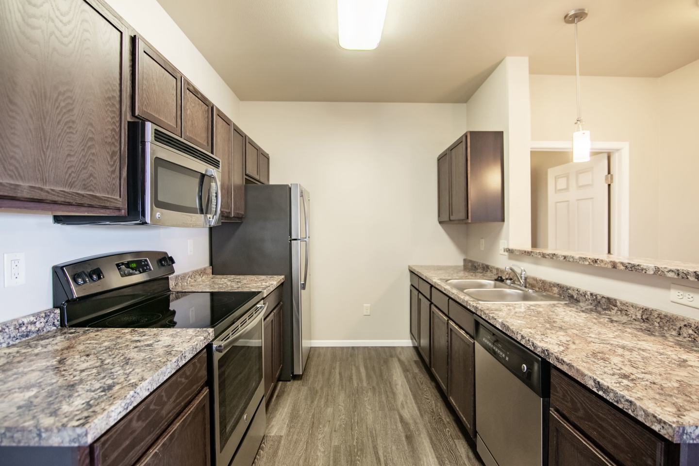 Eaglebrook at Prairie Grove Apartments Image 12