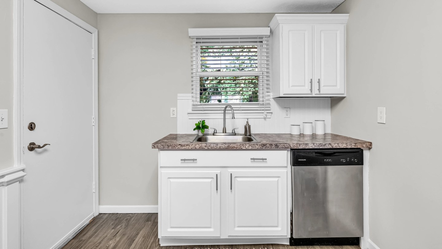 Edgewood Court Image 7