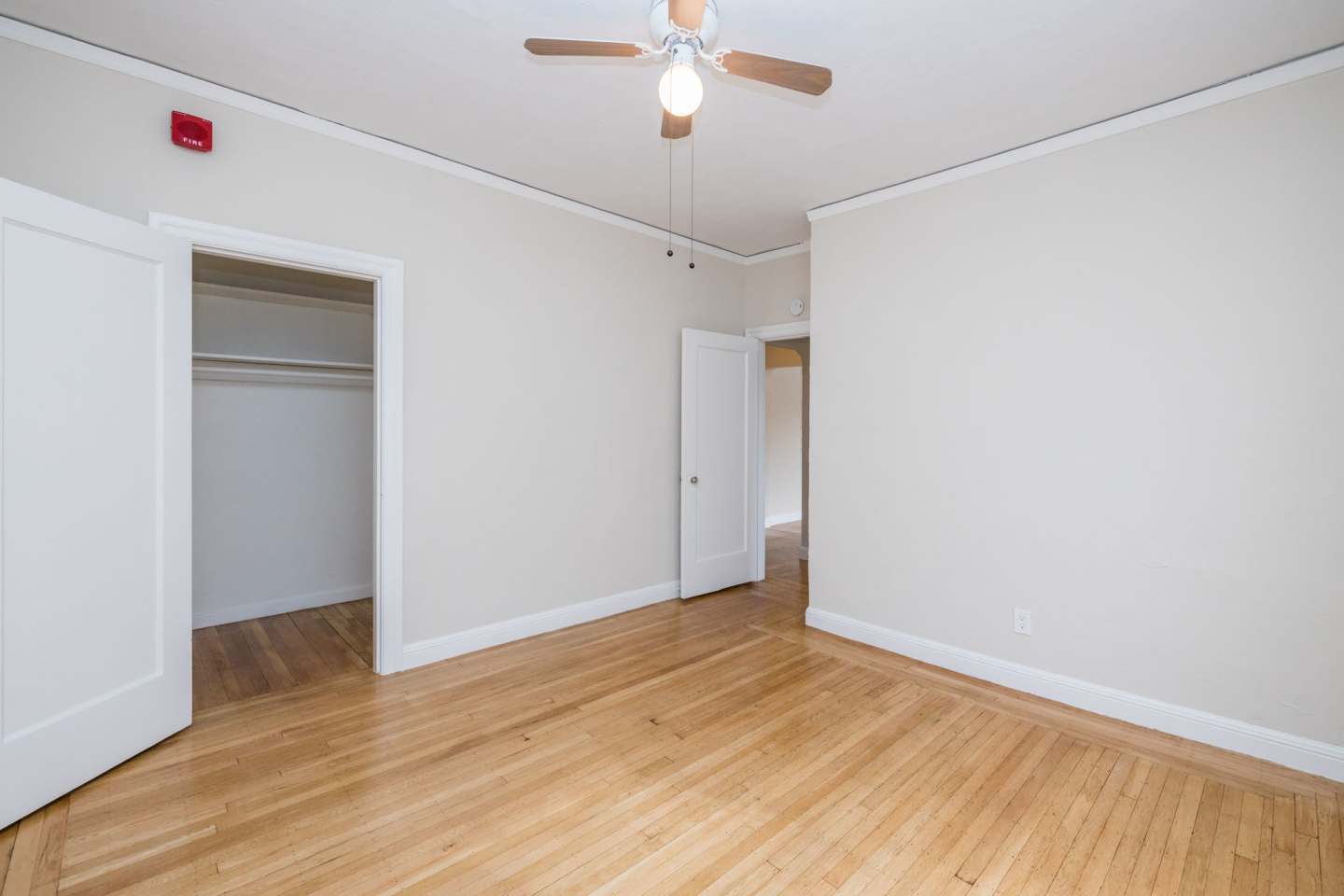 421 Van Dyke Avenue Image 8