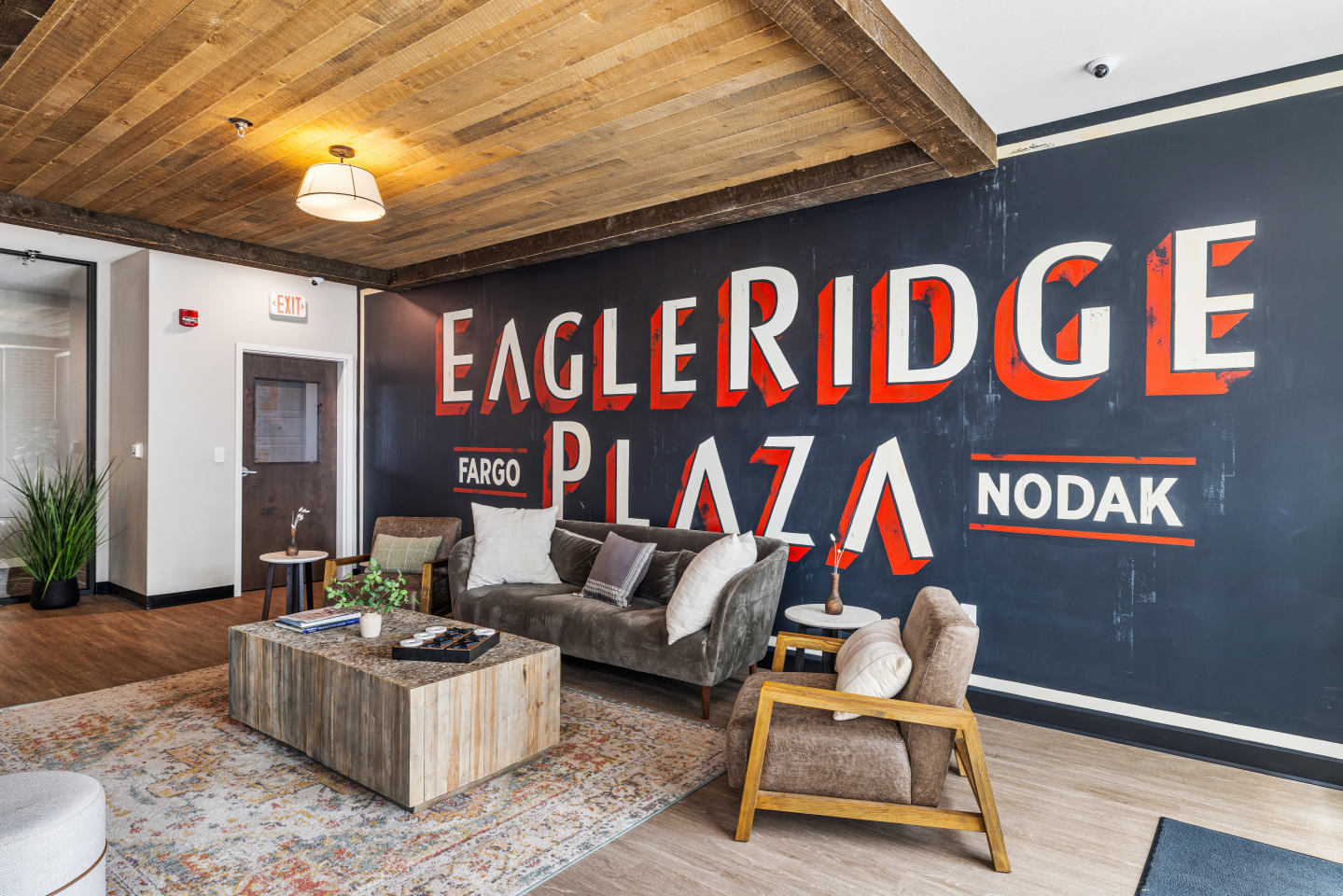 EagleRidge Plaza Image 13