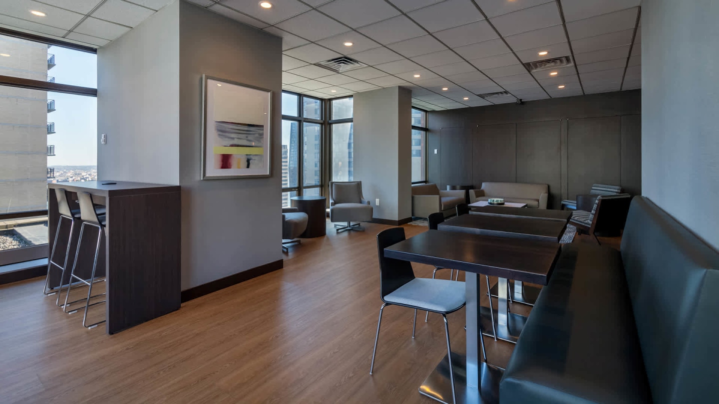 300 East 39th Image 44