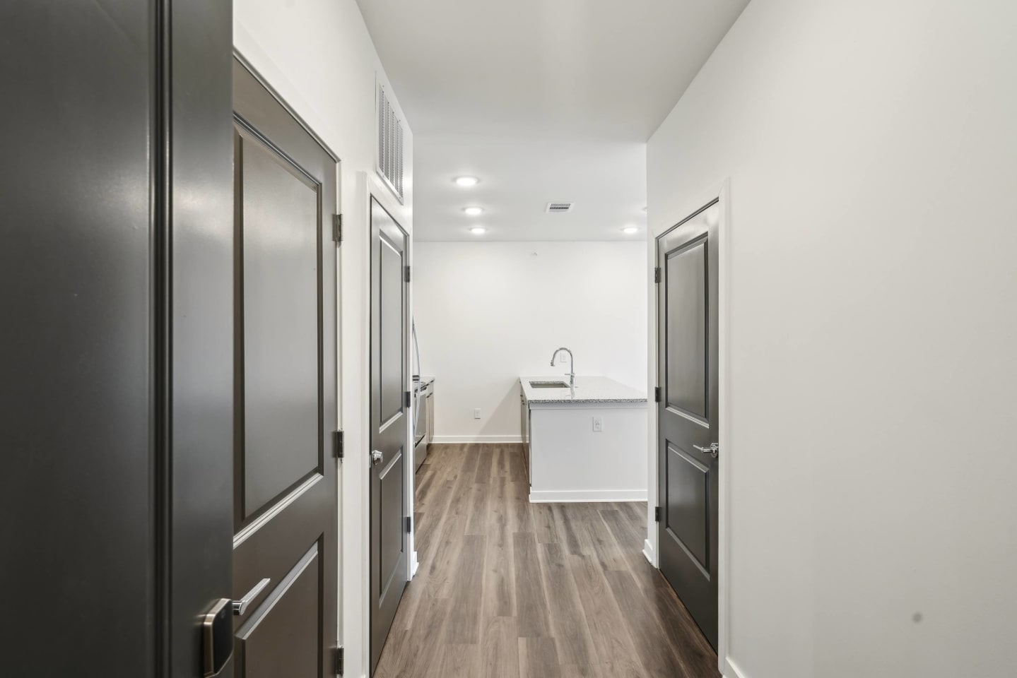 The Pullman Luxury Apartment Homes Image 31