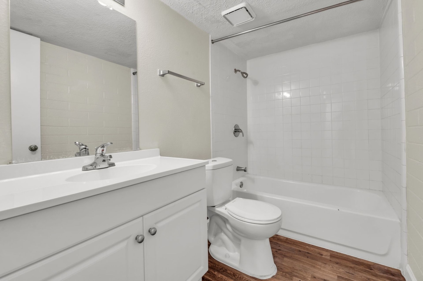 The Elton Apartment Homes Image 16