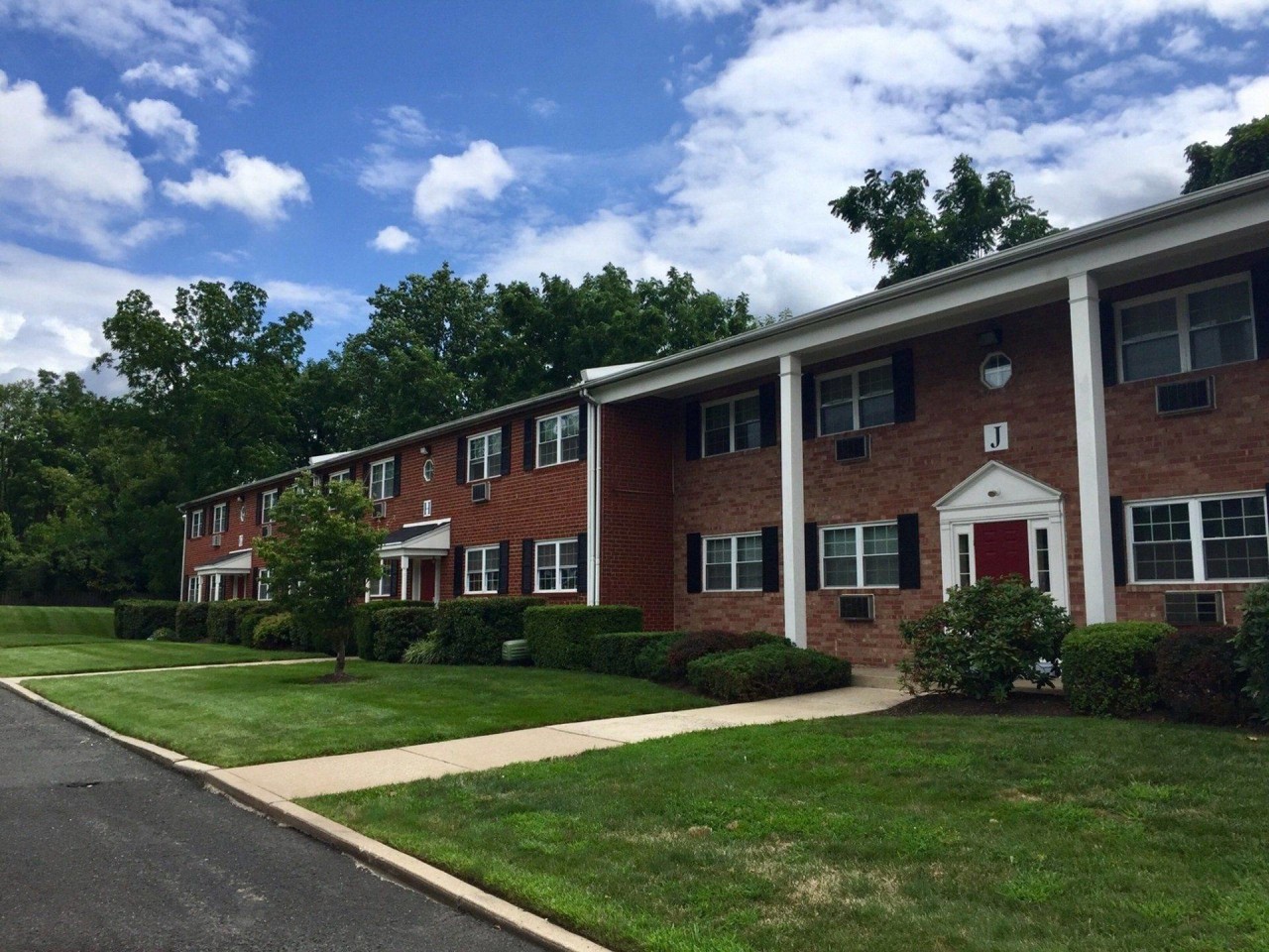Madison Court Image 6