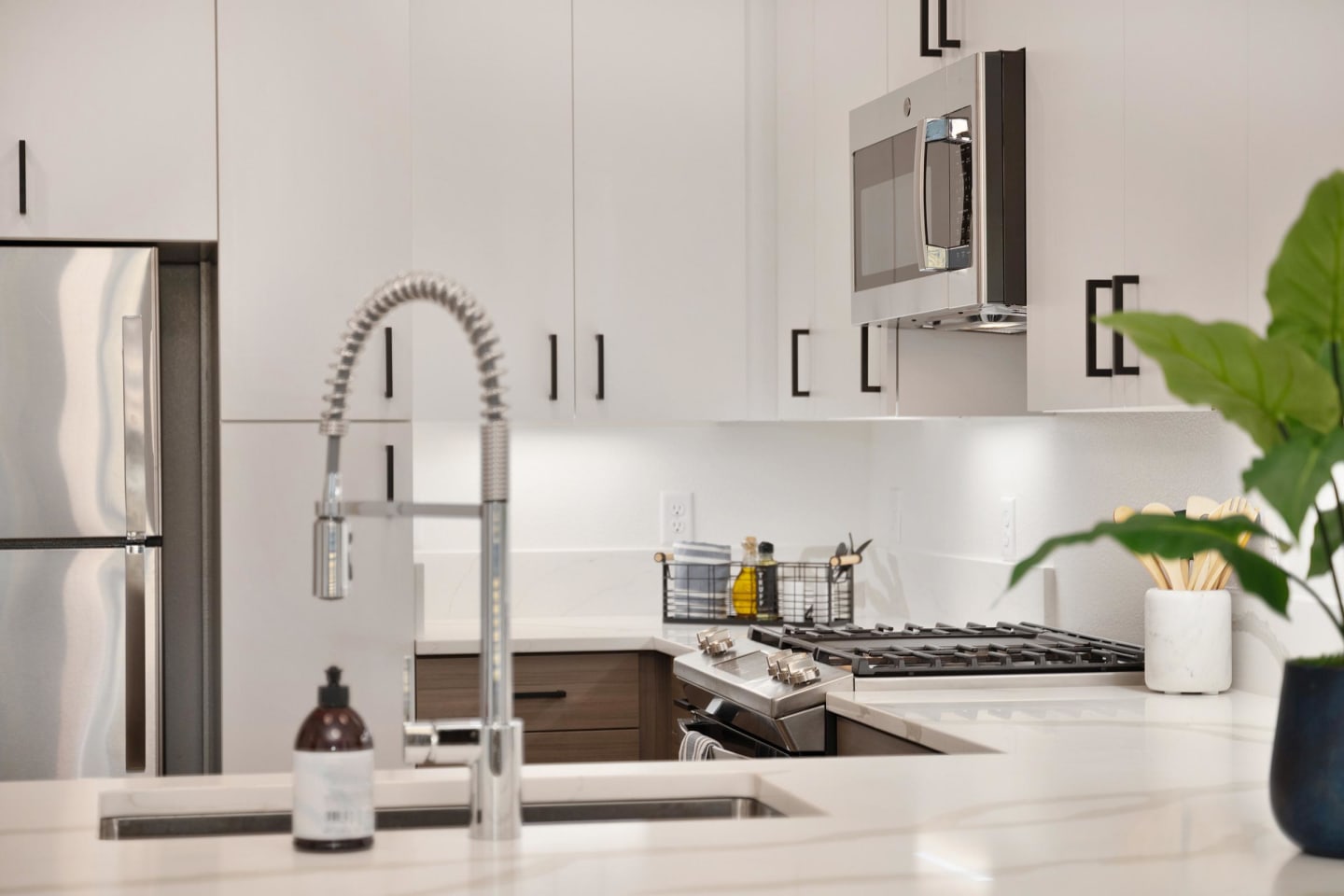 Halcyon Apartments Image 80