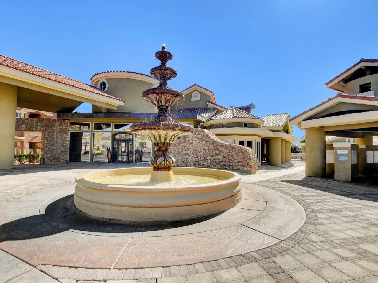Coronado Bay Club Condo-Apartment Homes Image 9