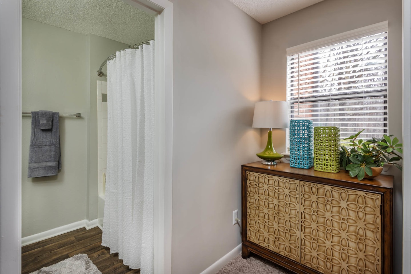 The Pointe at Irving Park Image 10