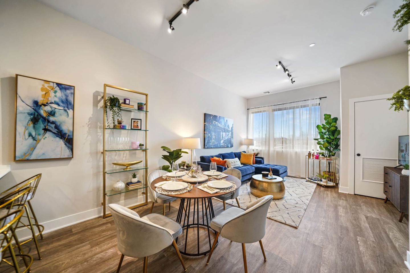 Luxor Lifestyle Apartments Lansdale Image 3