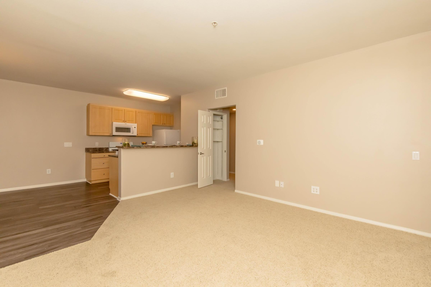 Laurel Vista Apartment Homes Image 44
