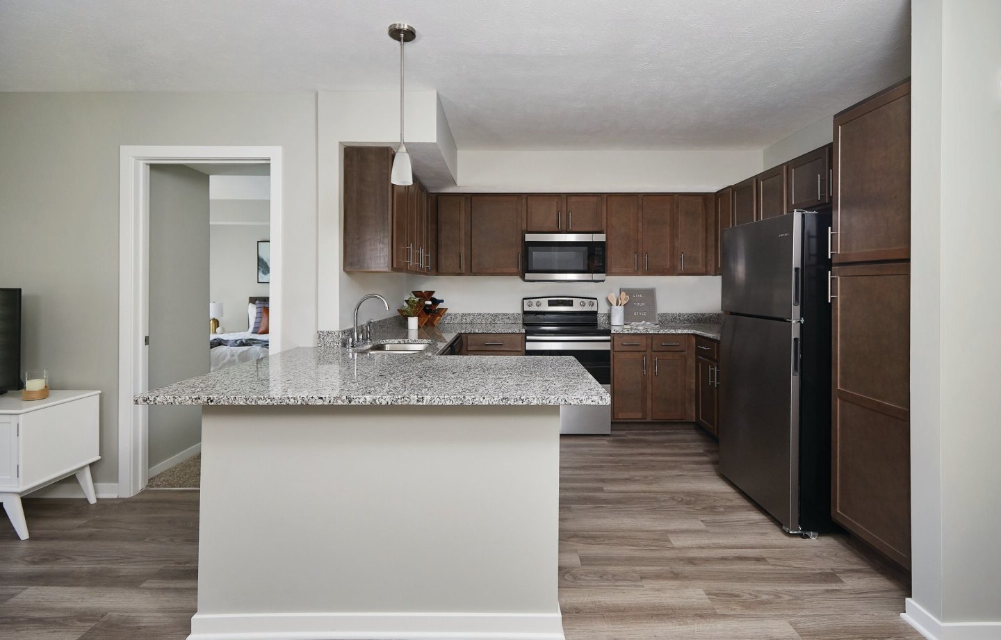 Lakeshore Flats Image 7