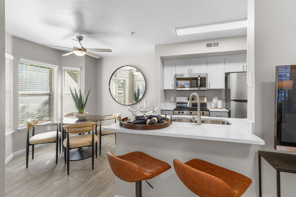 Remington Apartments Image 8