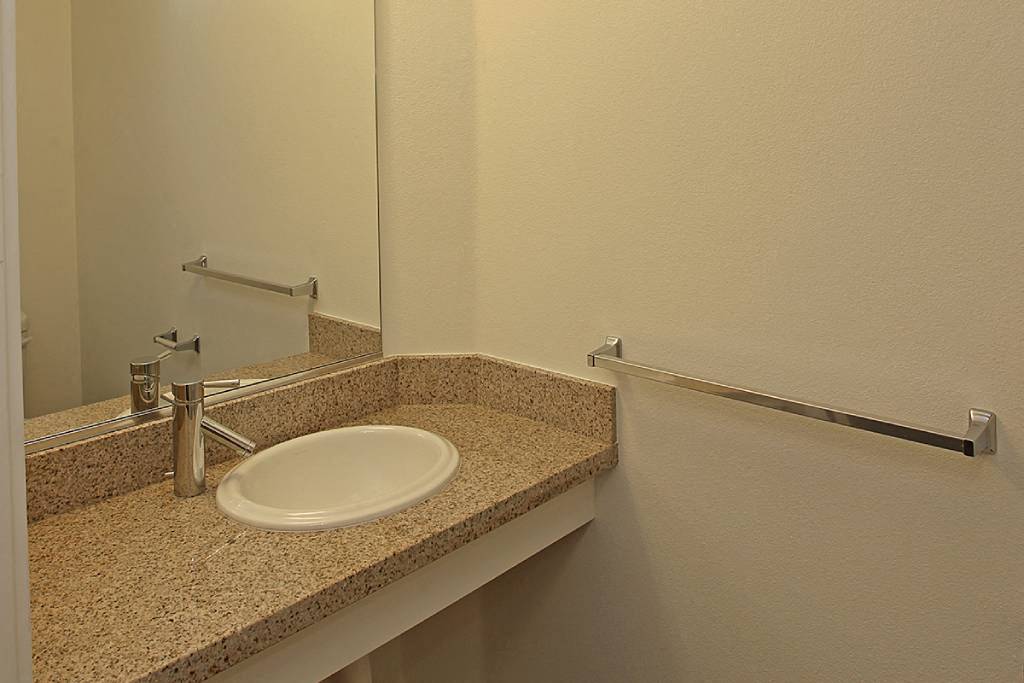 Senior Housing - Monaco Apartments Image 28