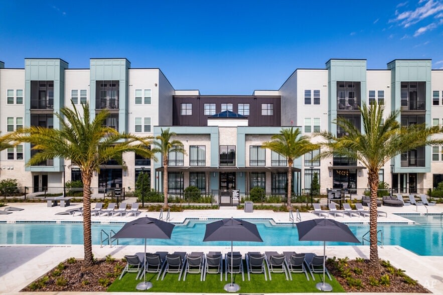 The Addison Gateway Brand  New Luxury Apartment Homes Image 2