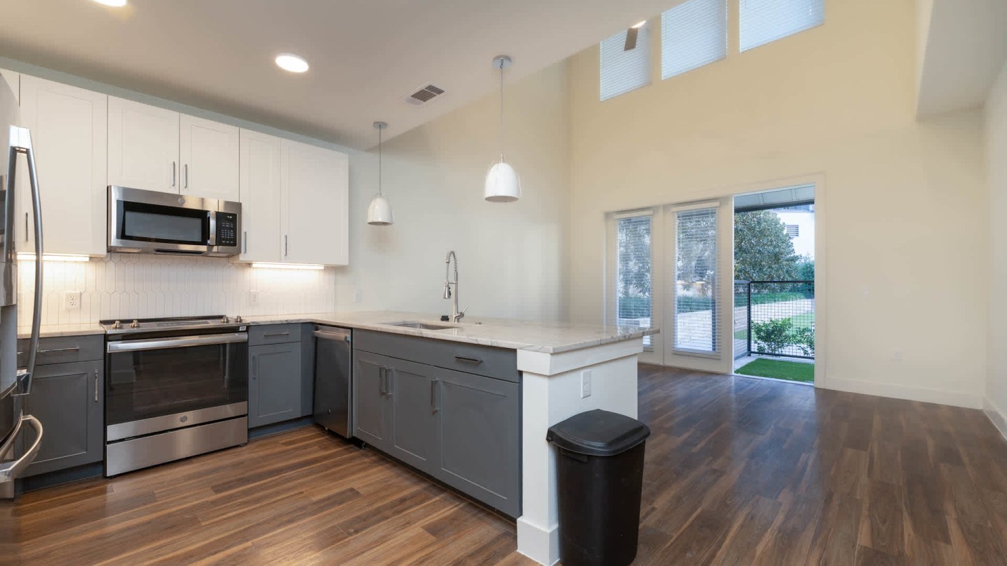 Olivian at the Realm Apartments Image 60