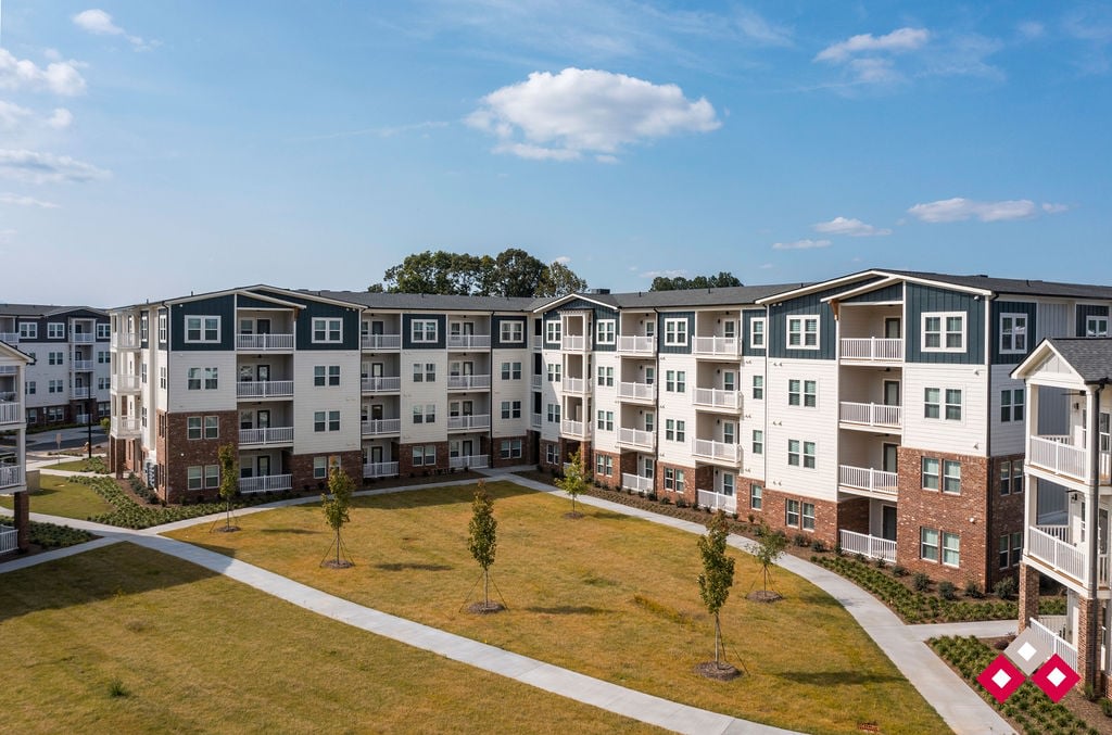 Summit at Hendersonville Image 32