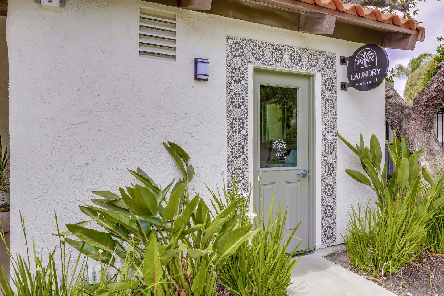 VIVA Apartment Homes Image 1