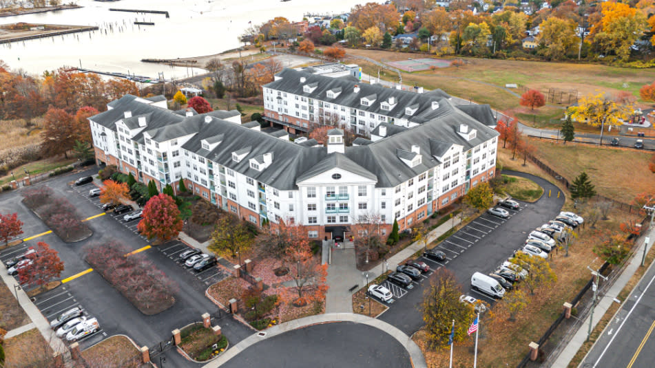 Avalon on Stamford Harbor Image 27