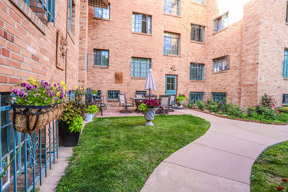 Avon Apartments Image 12
