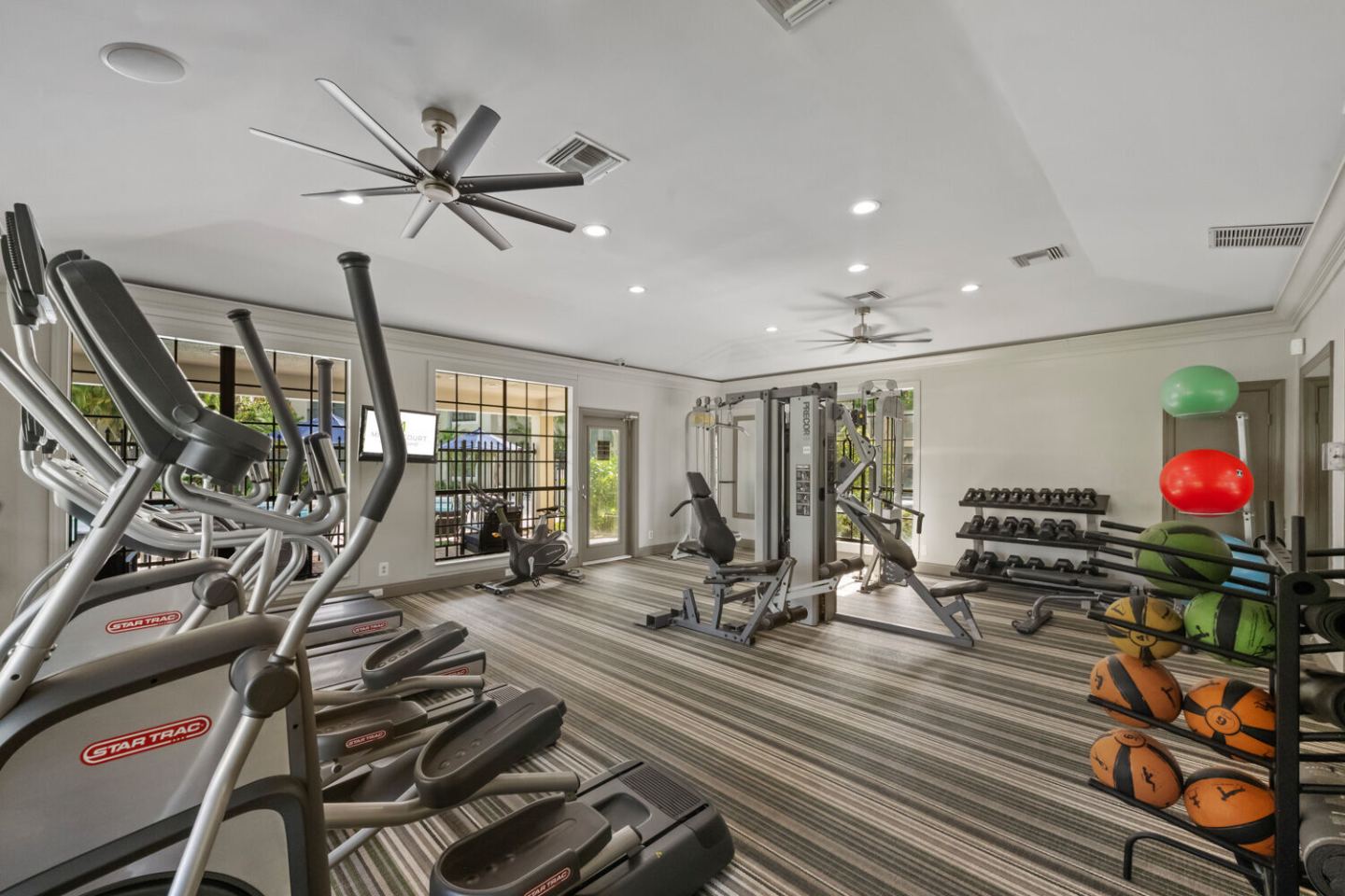 Mizner Court Image 35