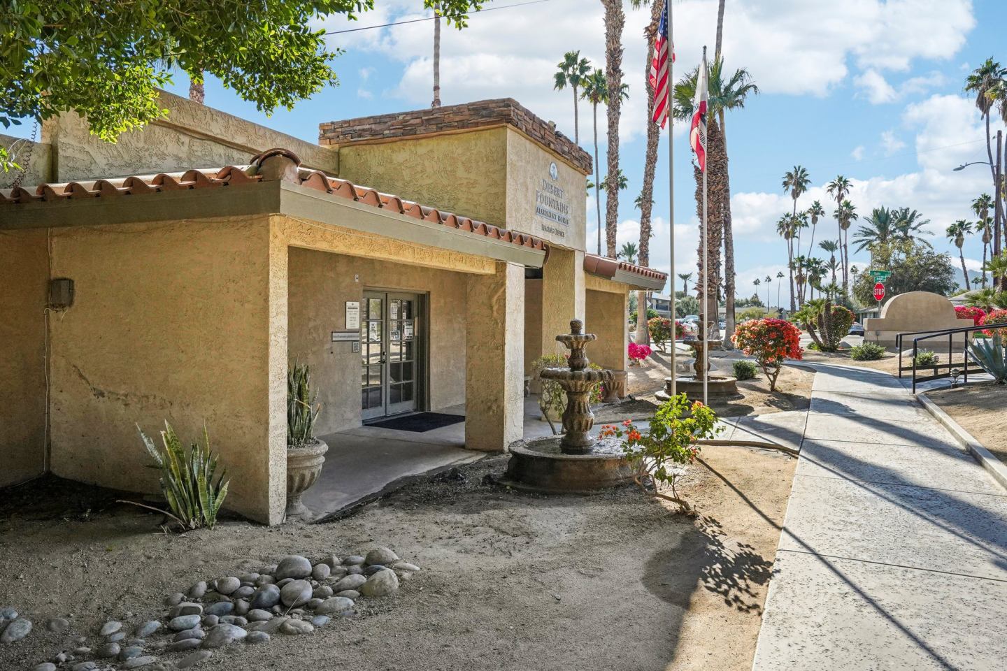 Desert Fountains at Palm Desert Apartments Image 9