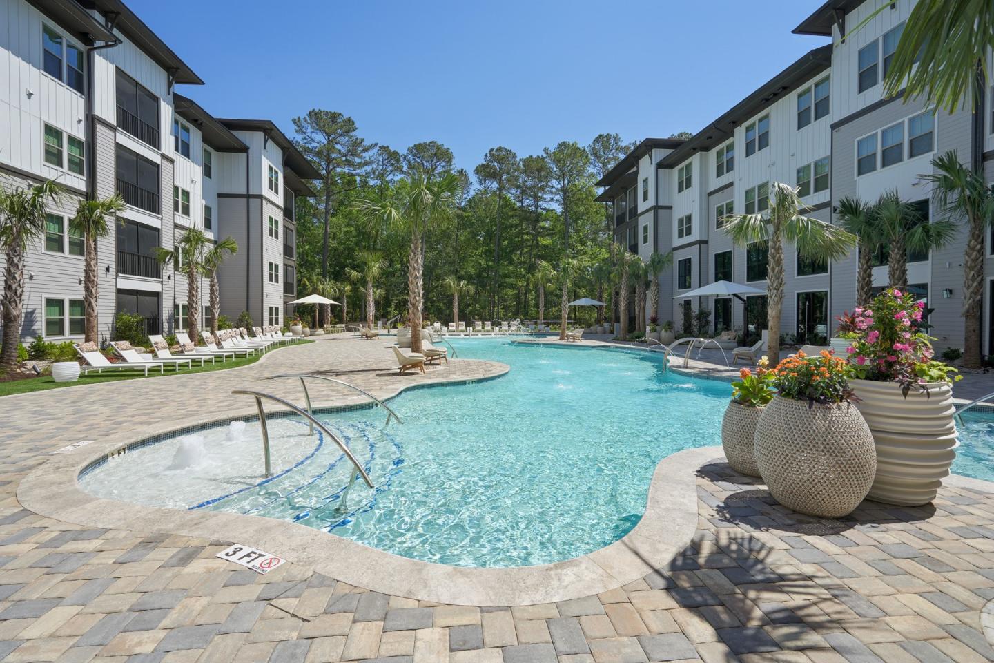 Solay Carnes Crossroads Apartments Image 19