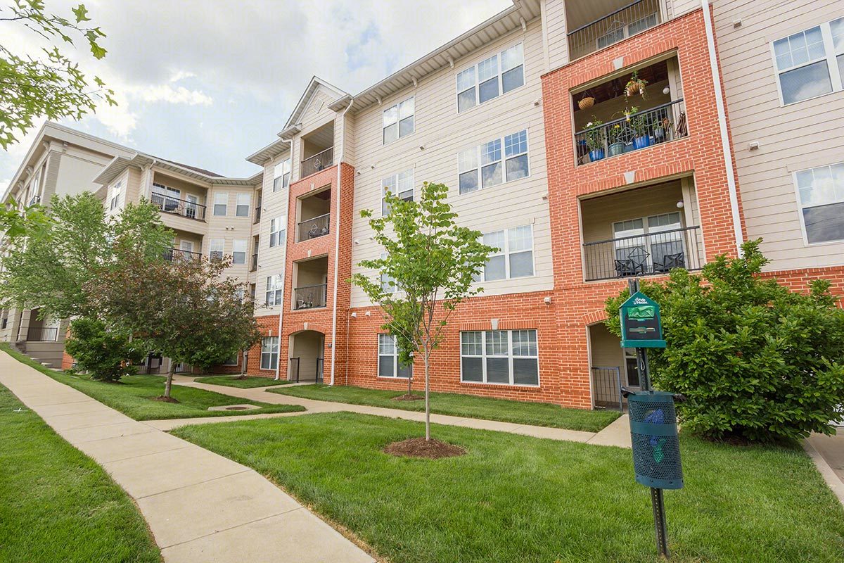 Kirkwood Station Plaza Image 4