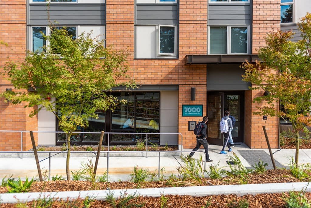 7000 Campus Apartments - Student Housing Image 10