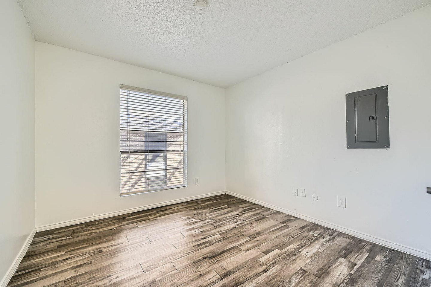 500 Flats Image 18