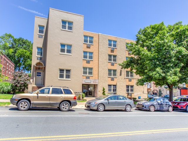 4401 Spruce St Image 1