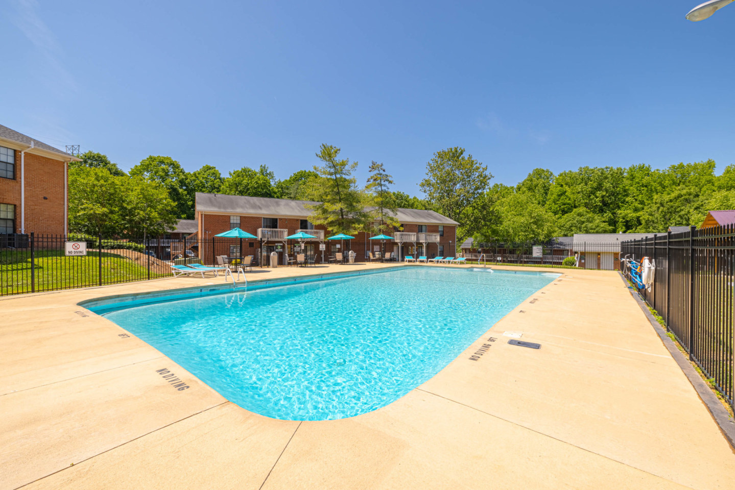 Lindsey Manor Apartments Image 44