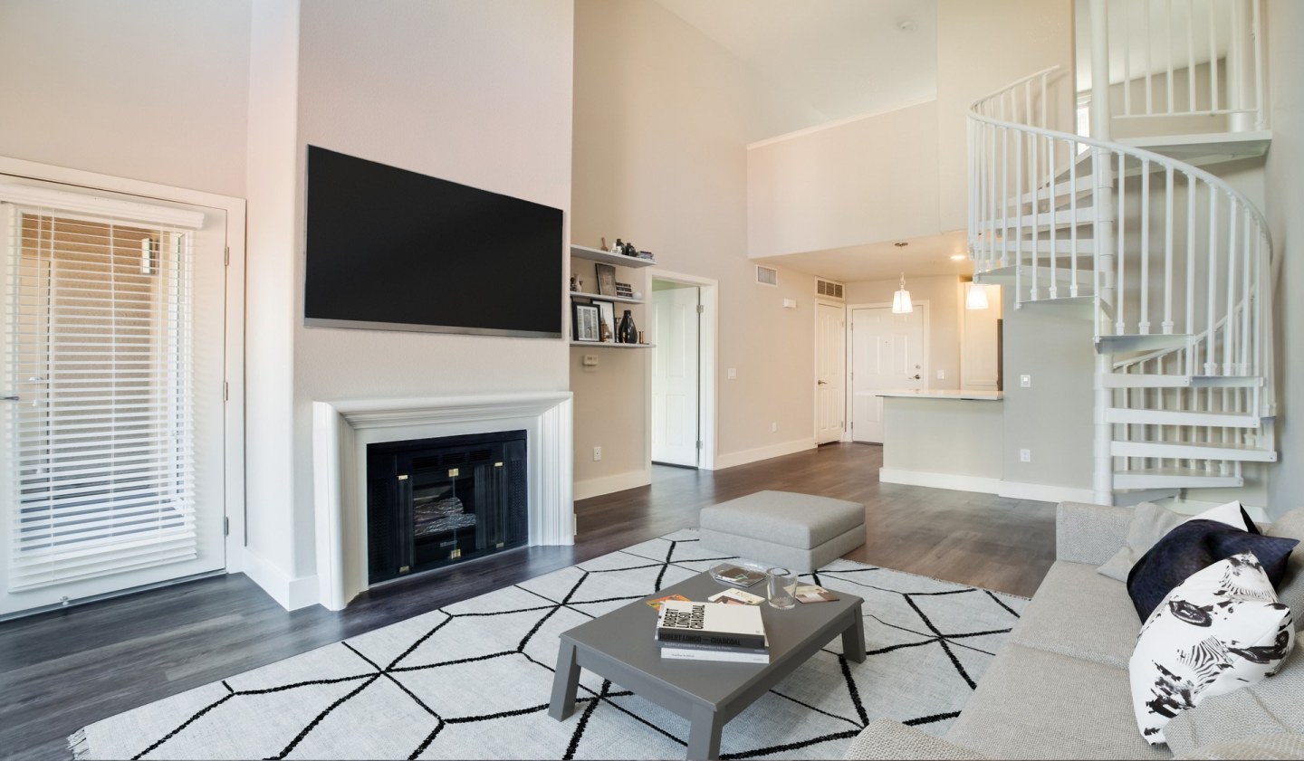 Villas at Park La Brea Image 15