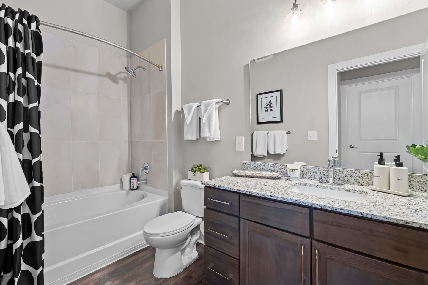 408 Jackson Image 38