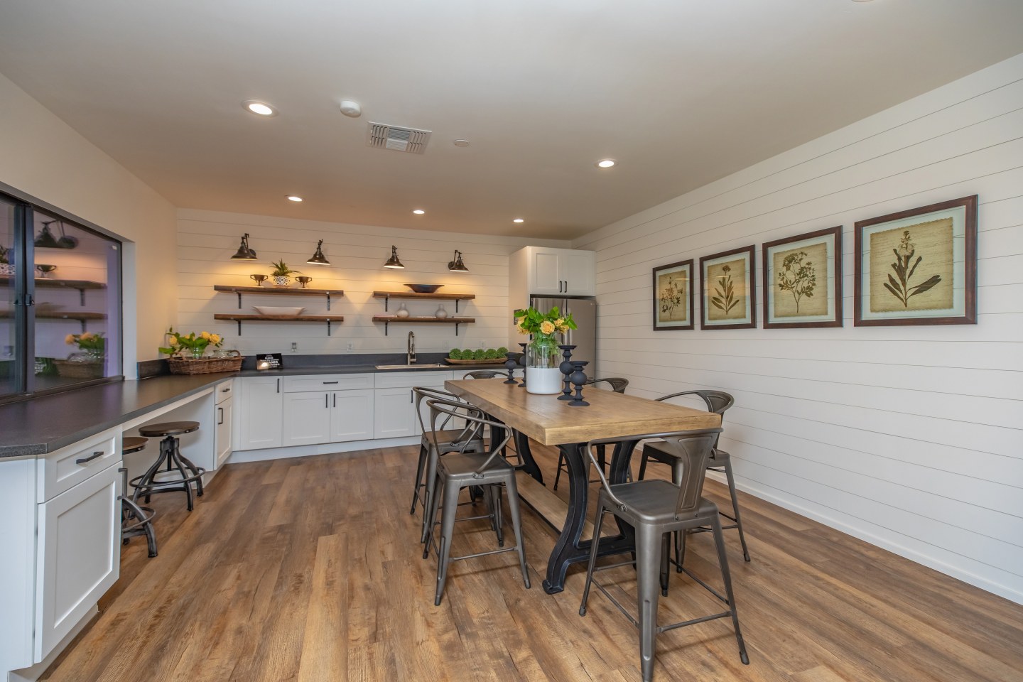 Desert Gardens Apartment Community Image 12